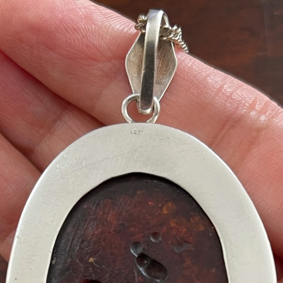 Huge oval cabochon Baltic honey amber sterling silver pendant & chain - Picture 14 of 15